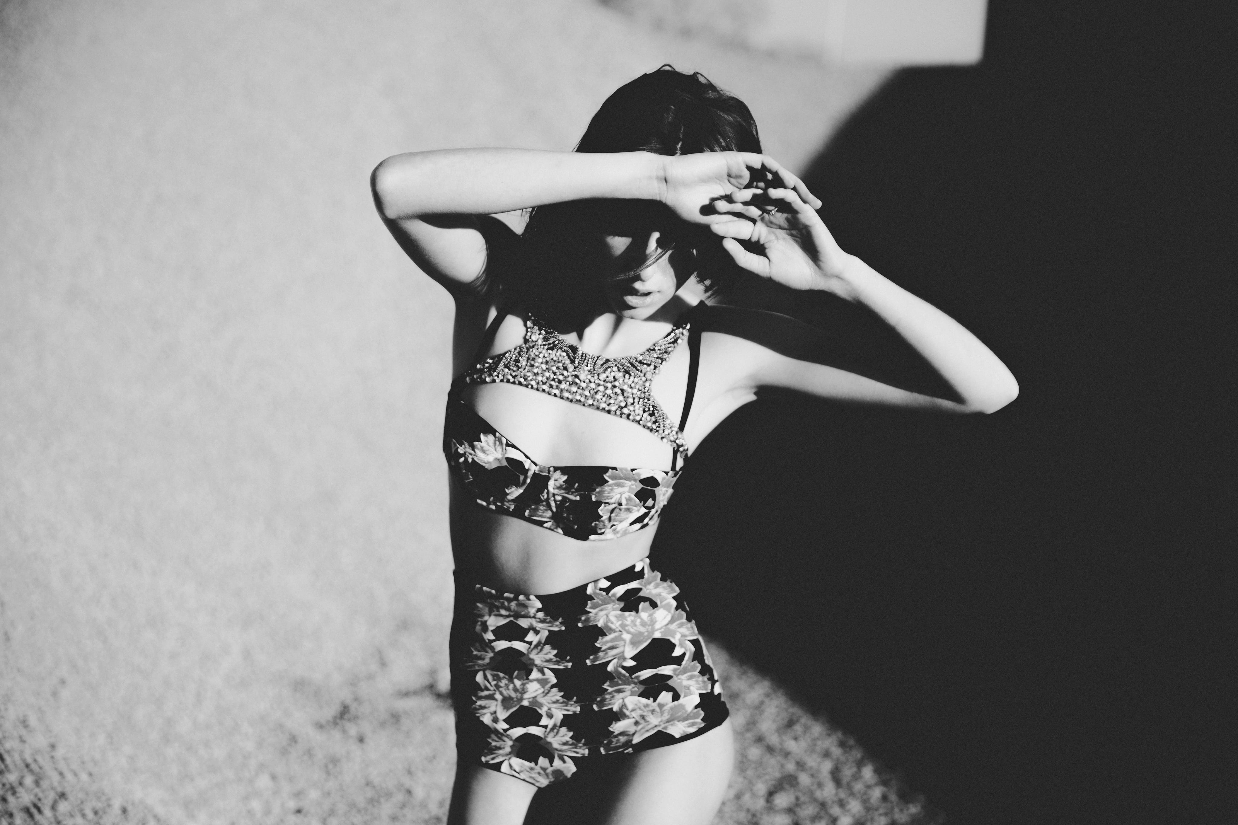 NOIR ELEGANCE, A09 and R20 — photographed
