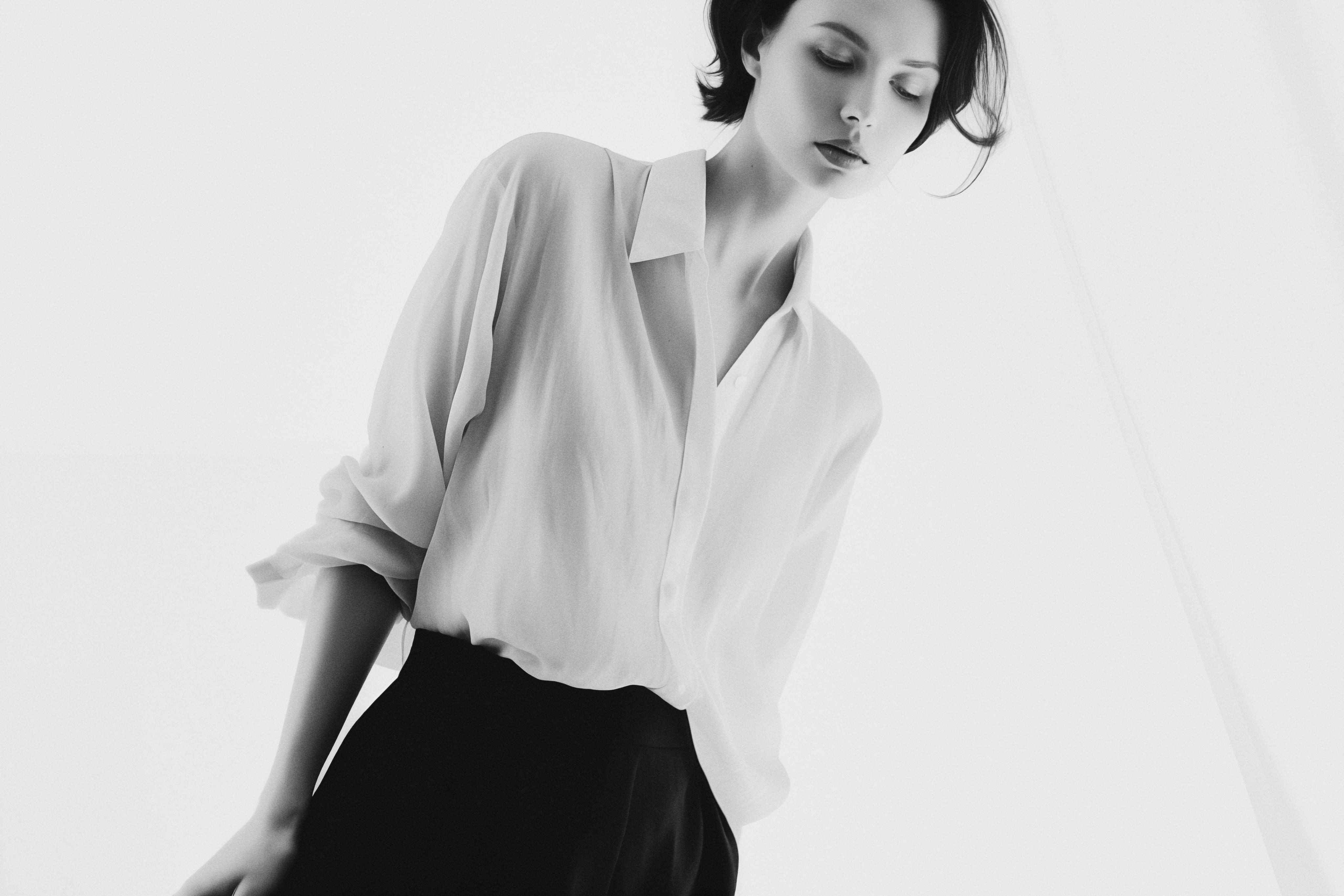 NOIR ELEGANCE, frame R03