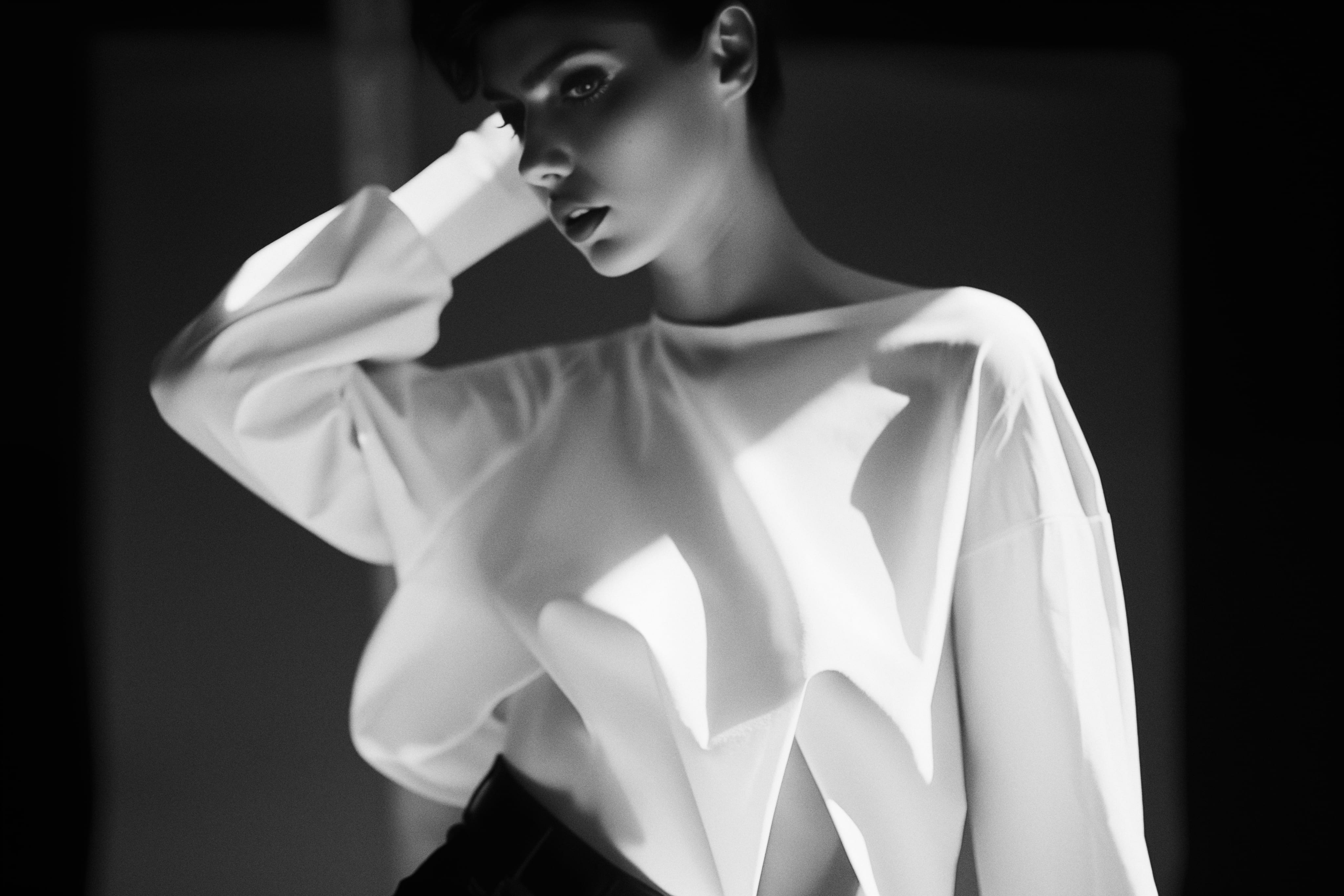 NOIR ELEGANCE, frame R14