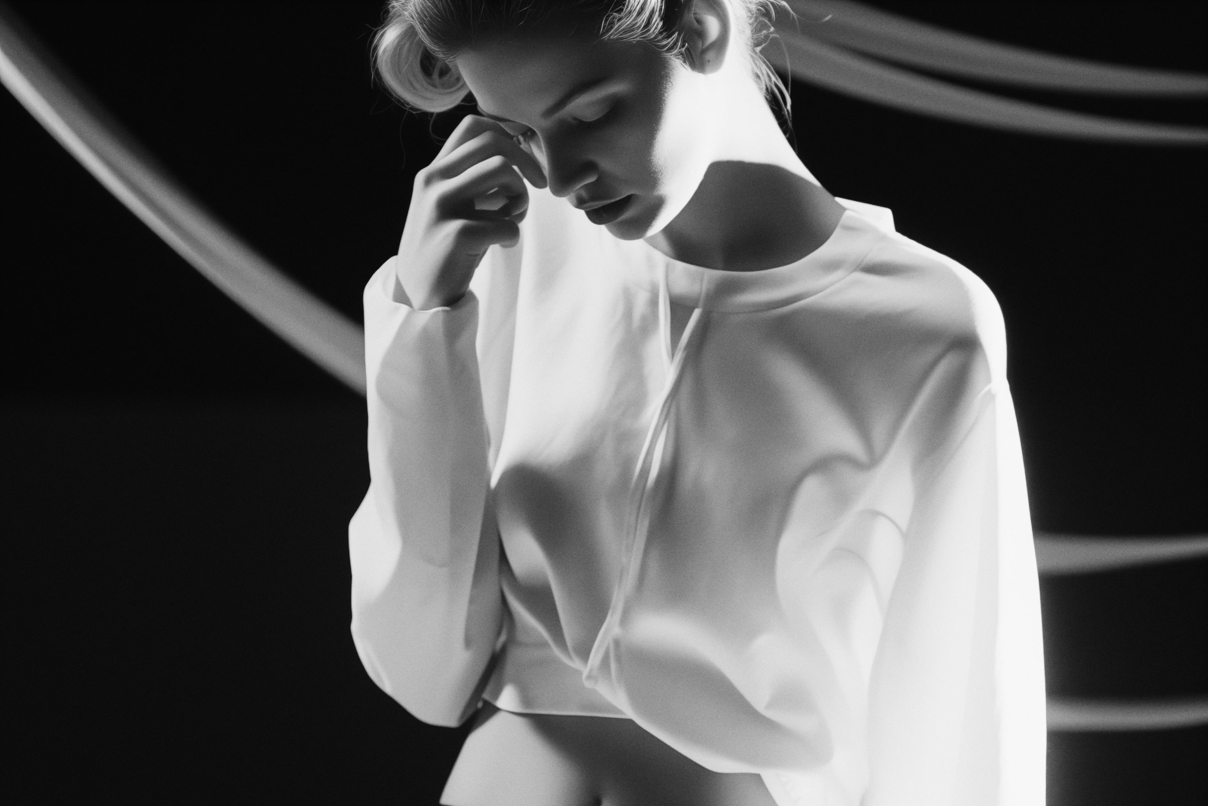 NOIR ELEGANCE, frame R16